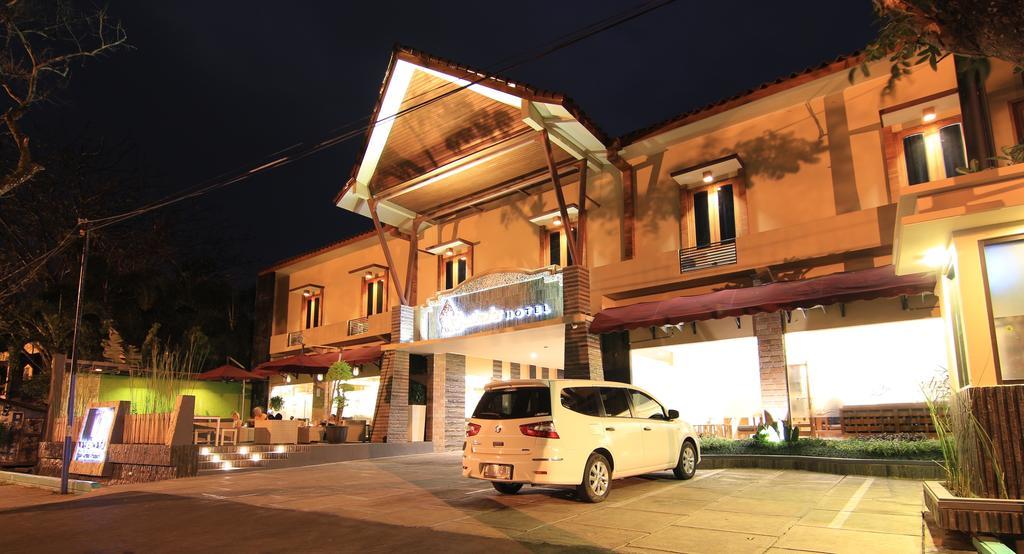 Syailendra Hotel Syariah Jepara Ngoại thất bức ảnh
